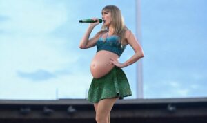 Pregnant Taylor Swift