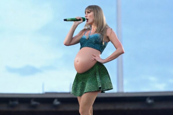 Pregnant Taylor Swift