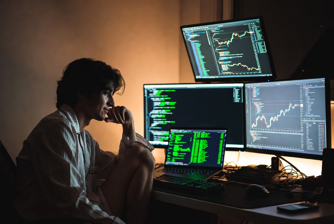 Hobbyists Building Prediction Market Arbitrage Bots